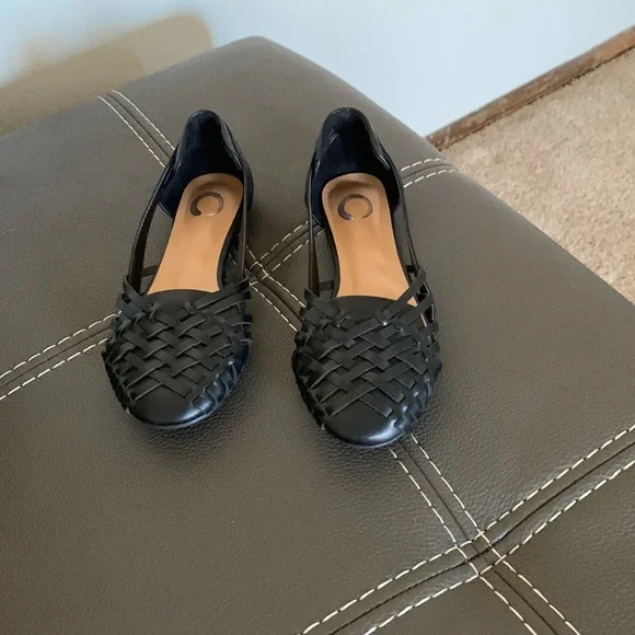 Womens shoes. - Picture 2 of 3